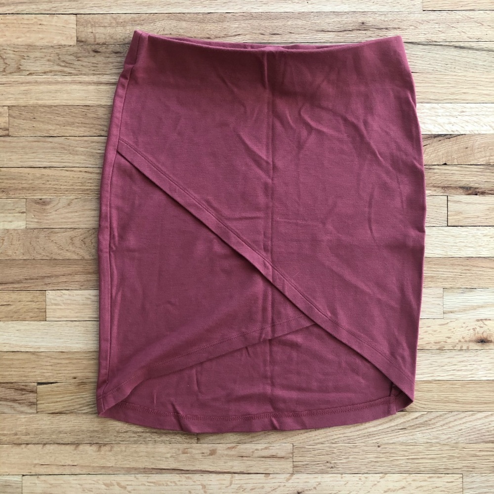 Forever 21 skirt size small in Rose